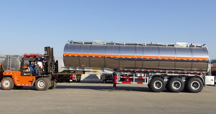 Fuel Tanker Trailer Guide-Aluminum Alloy VS Carbon Steel Diesel Tank Trailer