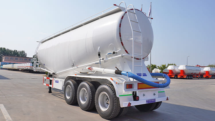 Prix ​​des remorques de camions-ciment en vrac à vendre au Burkina Faso