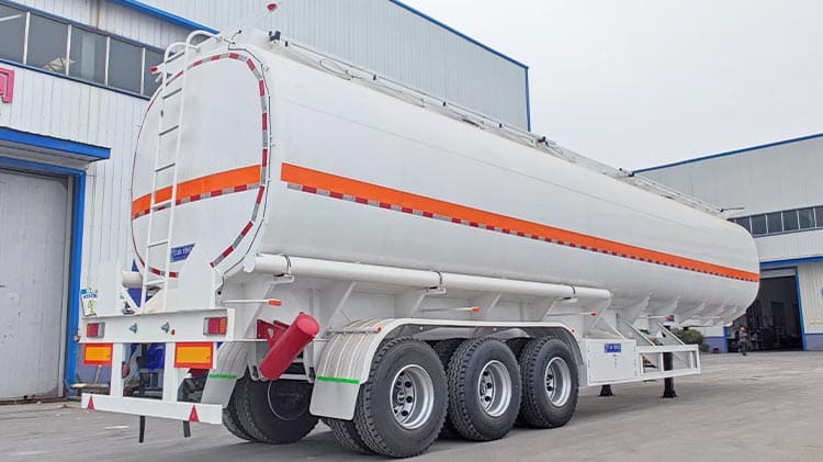  3,051 / 5,000 Semi-remorque citerne à carburant à vendre au Sénégal